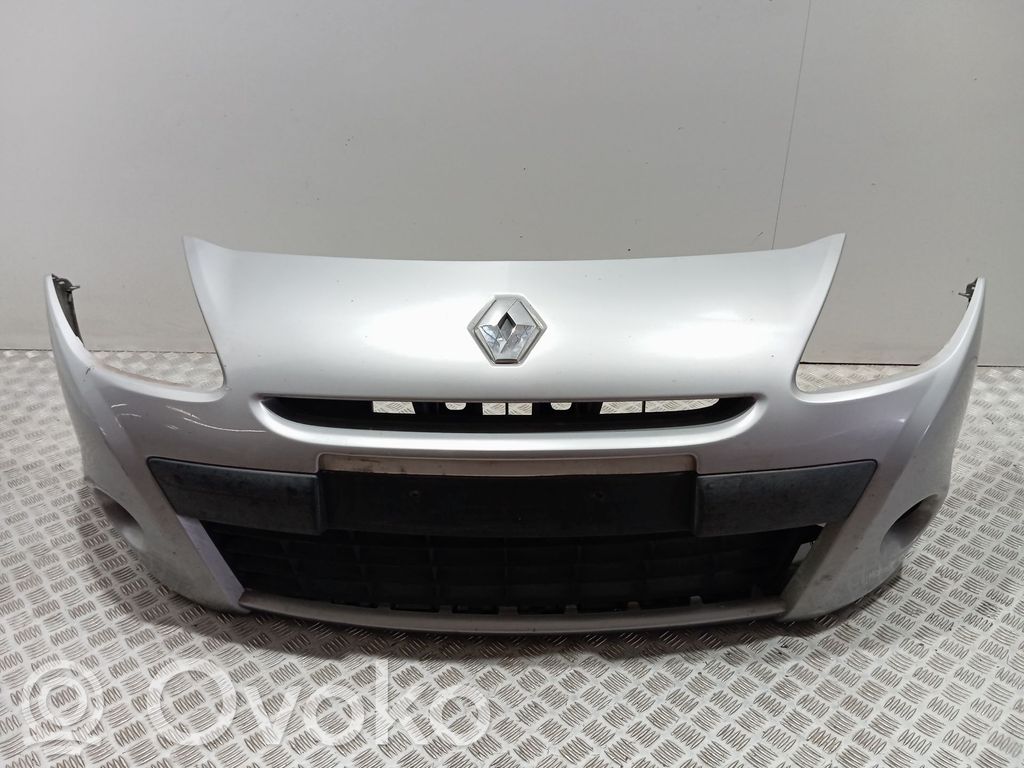 Renault Clio III Parachoques delantero