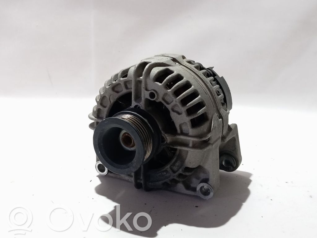 Opel Zafira B Alternator 