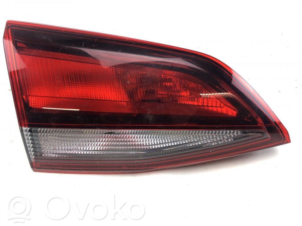 Opel Astra K Luci posteriori del portellone del bagagliaio 