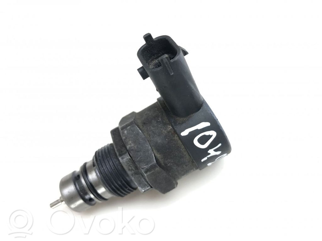 Régulateur de pression de carburant   0281006209,68248541AA,0281006209,68248541AA