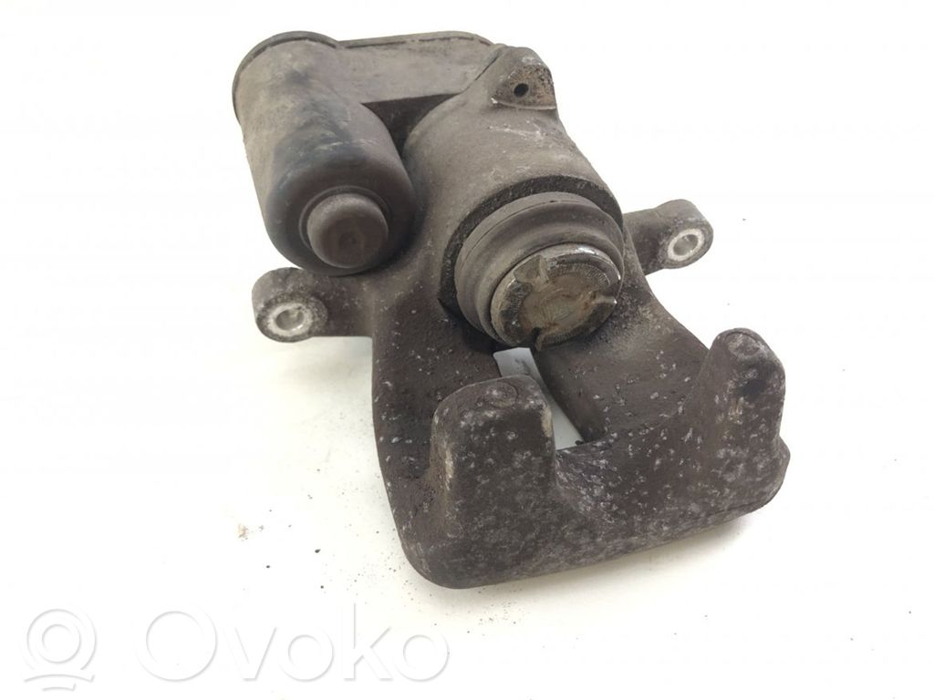 Volkswagen PASSAT B6 Tylny zacisk hamulcowy 