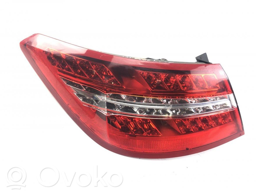 Mercedes-Benz E C207 W207 Lampa tylna 
