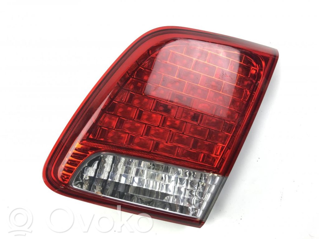 KIA Sorento Galinis žibintas dangtyje 