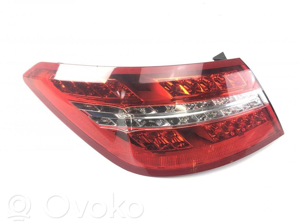 Mercedes-Benz E C207 W207 Lampa tylna 