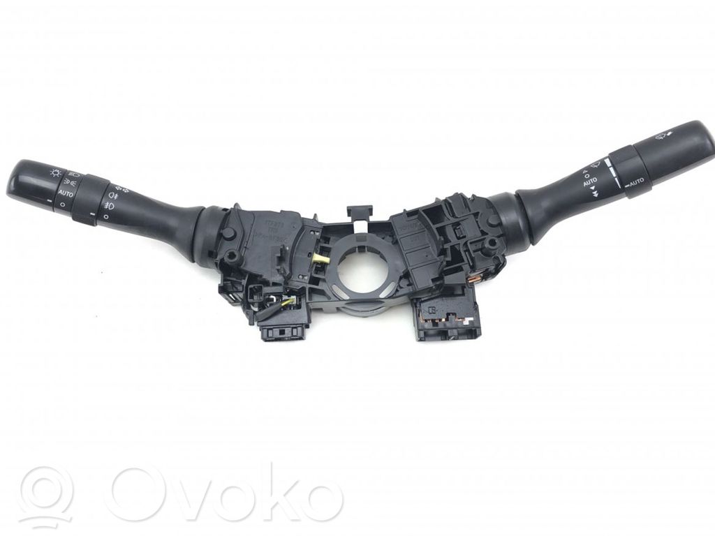 Toyota Avensis T270 Rankenėlių komplektas 