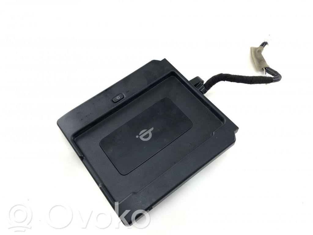Lexus NX Battery charger (optional) 