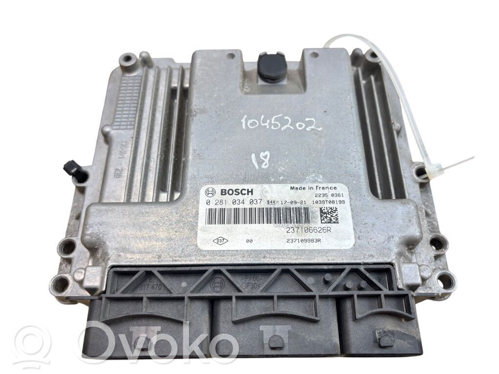 Opel Vivaro Engine control unit/module 