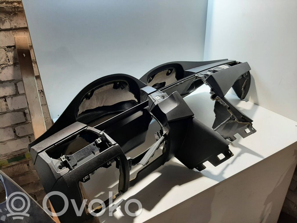 BMW 5 E60 E61 Panelė 