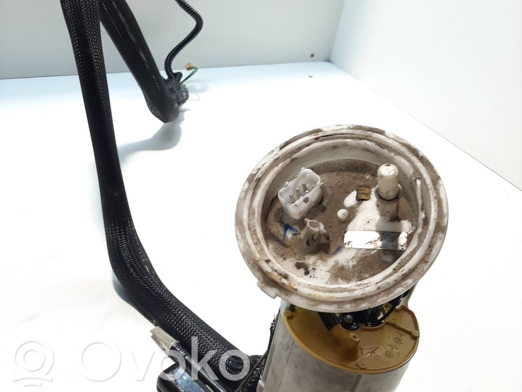 BMW 5 E60 E61 Pompe à carburant 