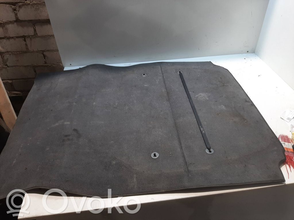 Trunk/boot floor carpet liner