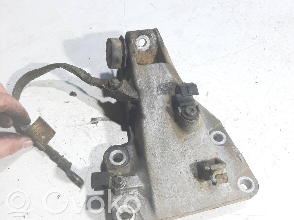 Engine mounting bracket   6760315