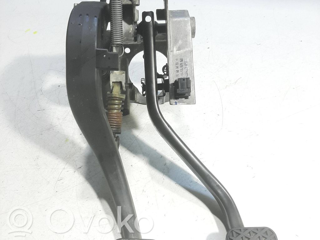 Assemblage pédale   42322403