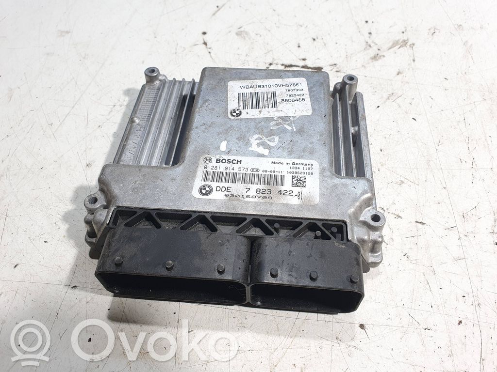 BMW 1 E81 E87 Variklio valdymo blokas 