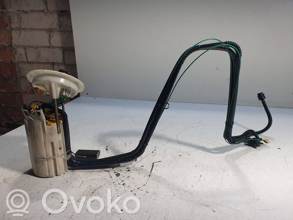 BMW 5 E60 E61 Polttoainesäiliön pumppu 