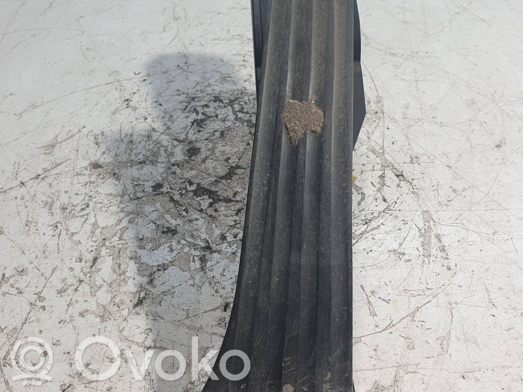 Accelerator throttle pedal   6786285