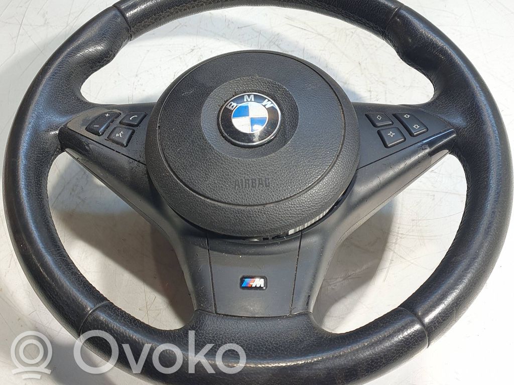 Steering wheel   1008816,6073844,33678045602,590789