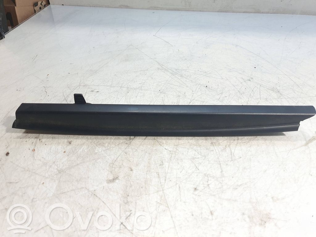 Zasłona przeciwsłoneczna / Zasłona szyby drzwi tylnych   8266357,EUU99M,0409001