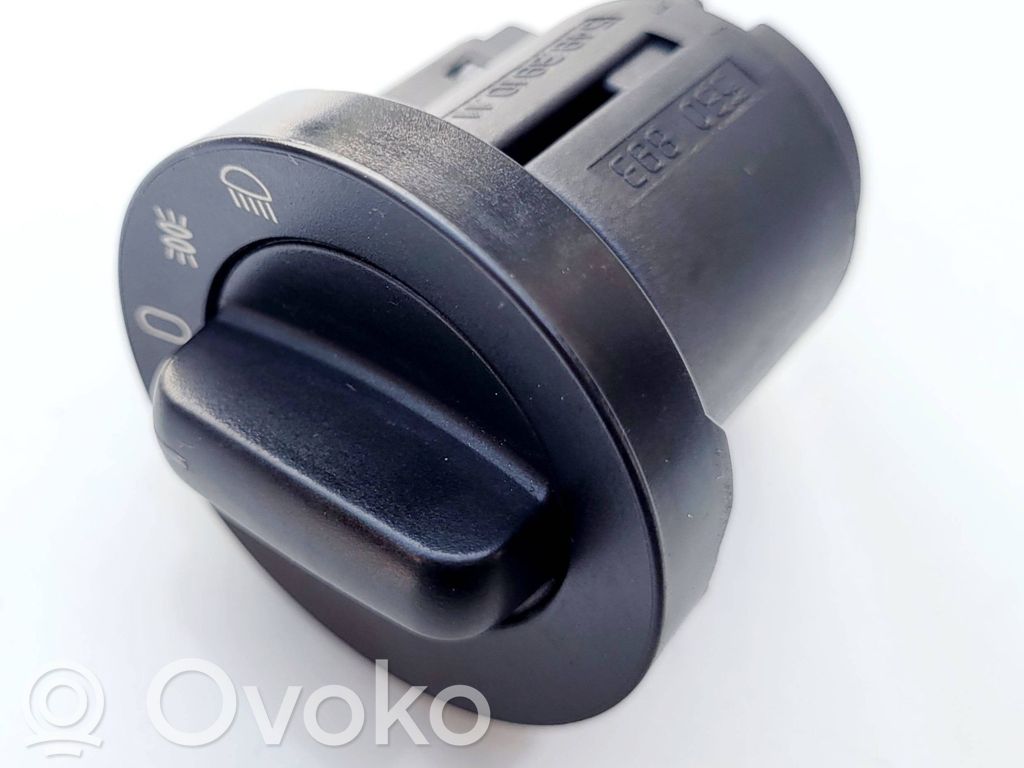 Lukturu slēdzis   8363683,6131
