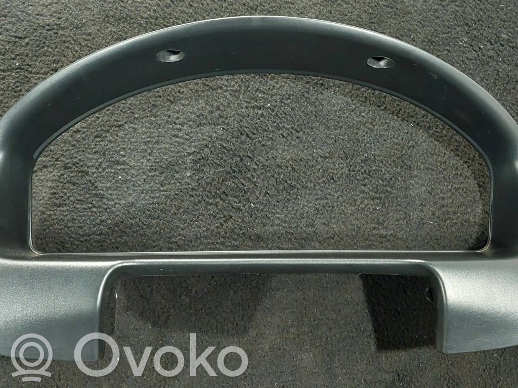 Mazda 323 F Prietaisų skydelio apdaila 