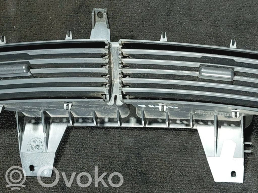 Renault Espace IV Dysze / Kratki środkowego nawiewu deski rozdzielczej 