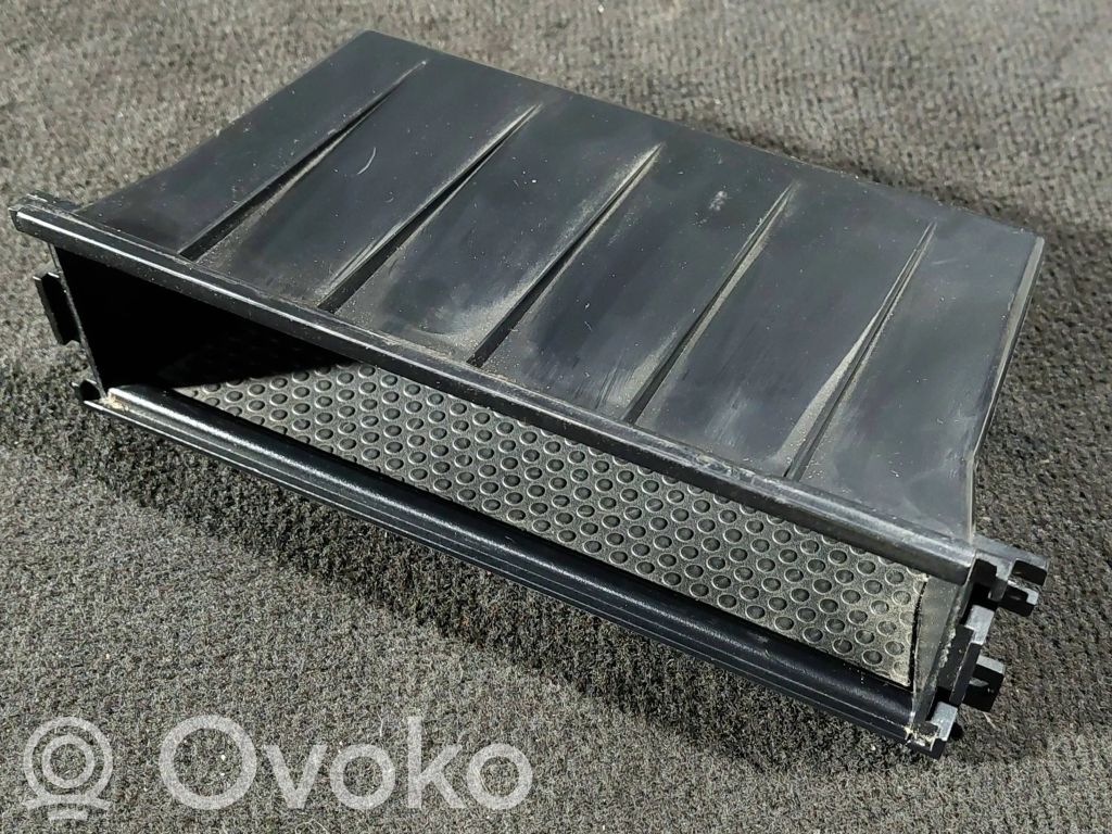 Mitsubishi Space Star Kojelaudan säilytyslokero 