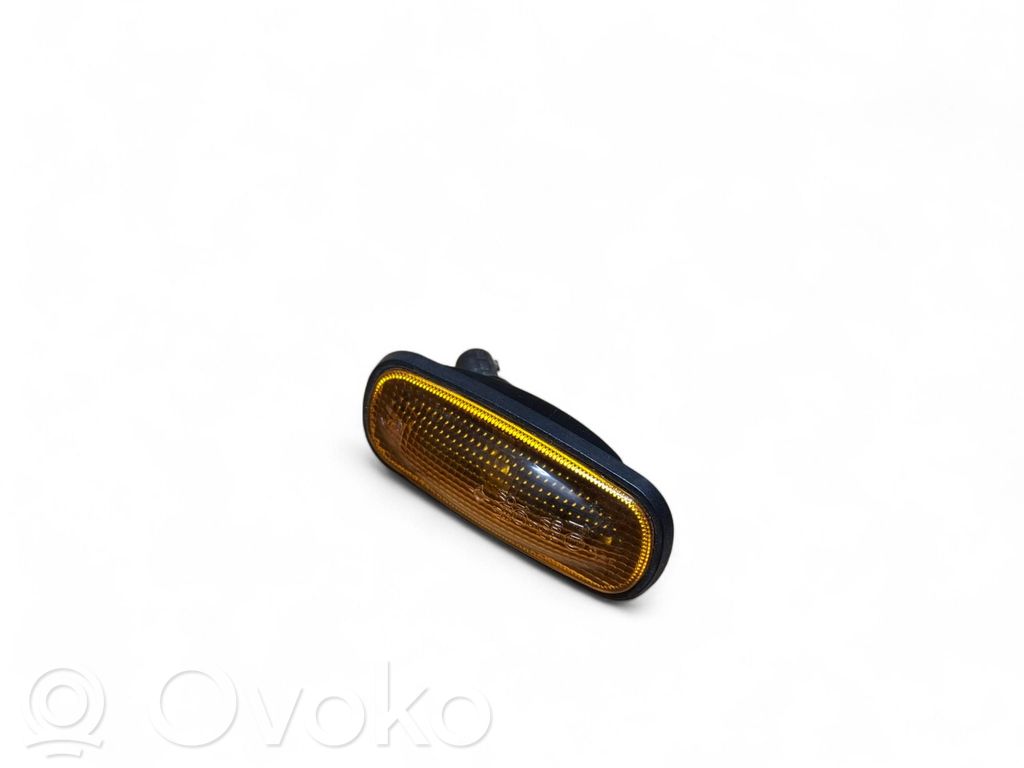 Land Rover Discovery Front fender indicator light 