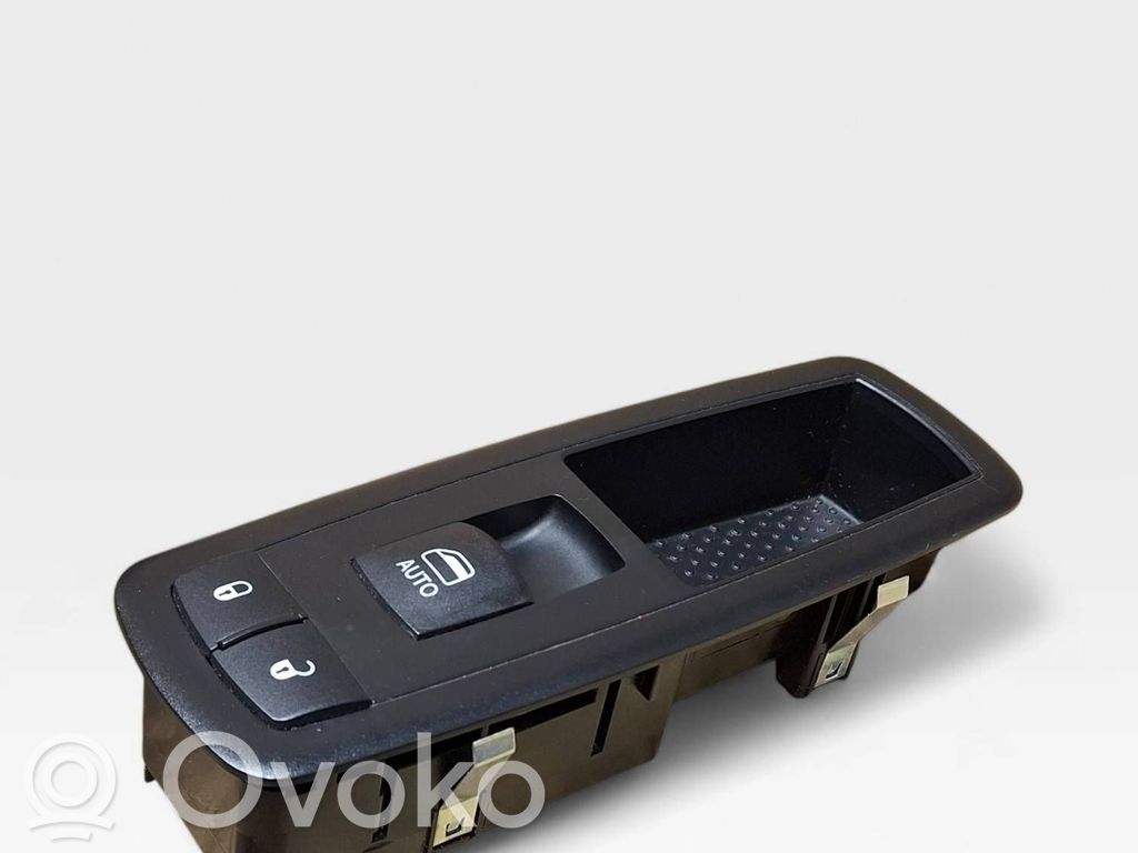Jeep Cherokee KL Electric window control switch 
