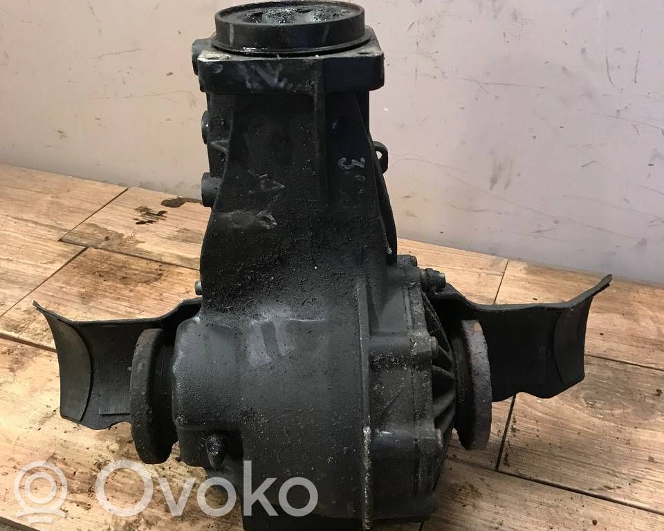 Audi A8 S8 D3 4E Galinis reduktorius 