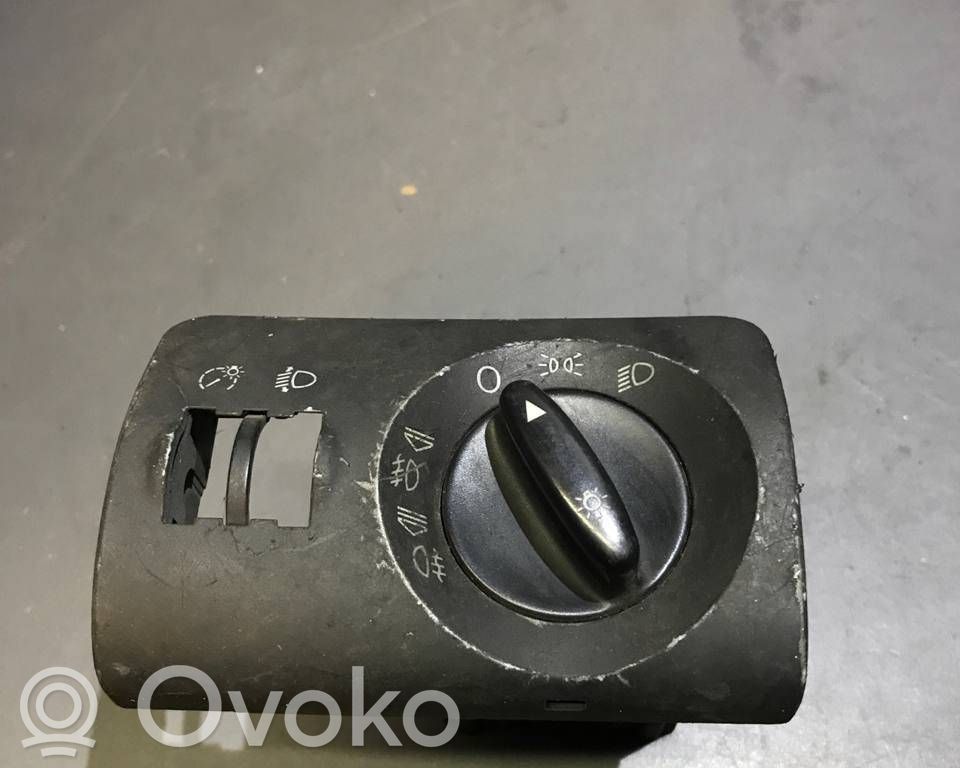 Volkswagen Golf IV Light switch 