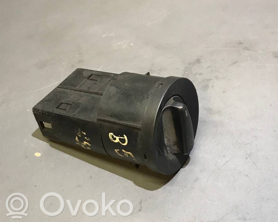 Volkswagen PASSAT B5 Light switch 