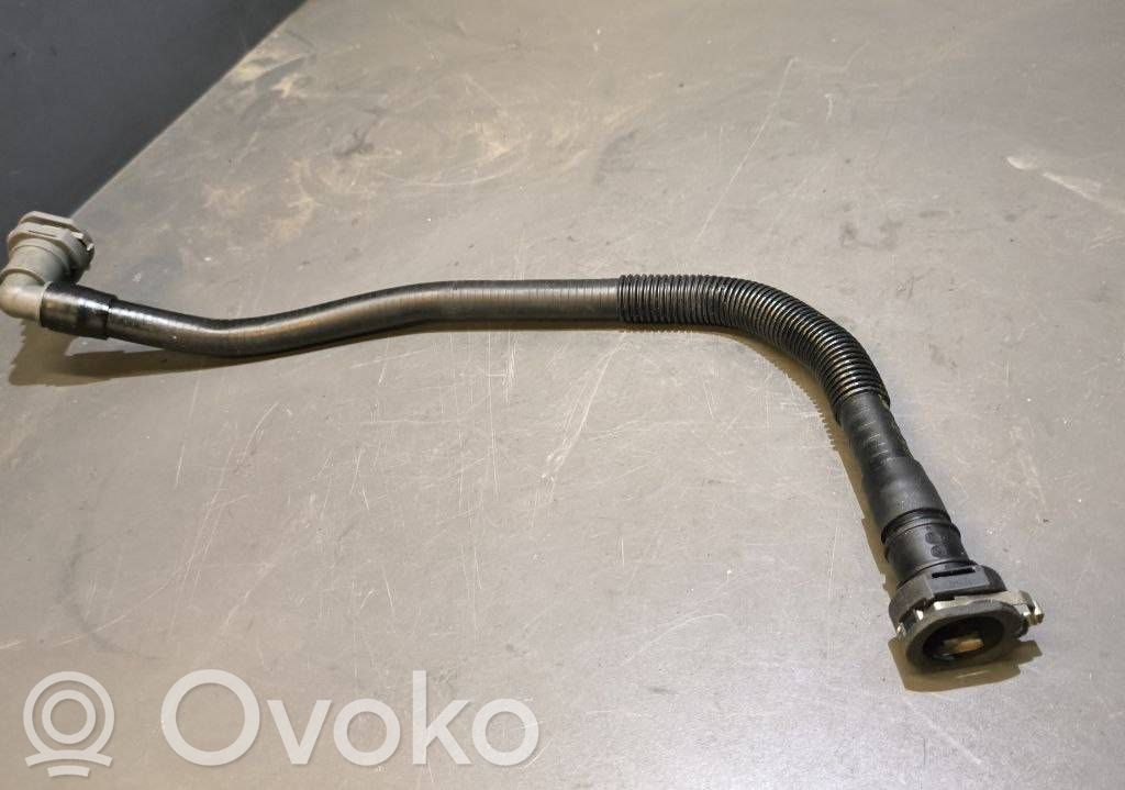 Engine coolant pipe/hose