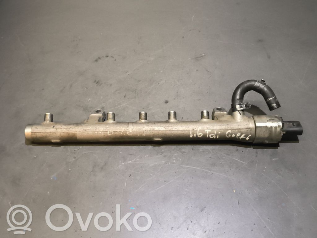 Volkswagen Golf VI Listwa wtryskowa 