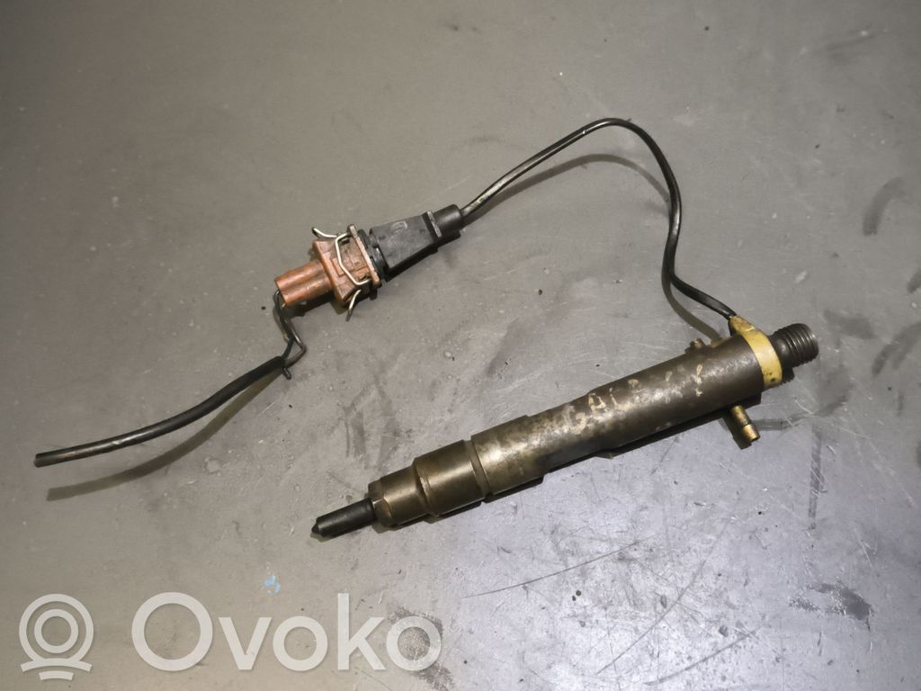 Inyector de combustible   028130201S,0432193745
