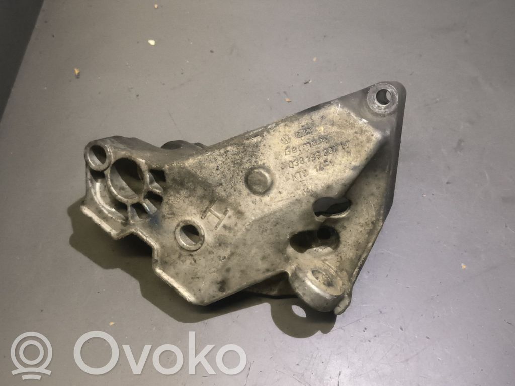 Skoda Octavia Mk1 (1U) Engine mounting bracket 