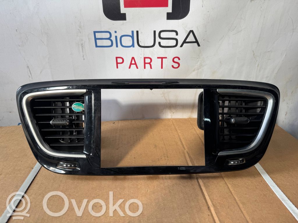 Chrysler Pacifica Centrinės oro grotelės 