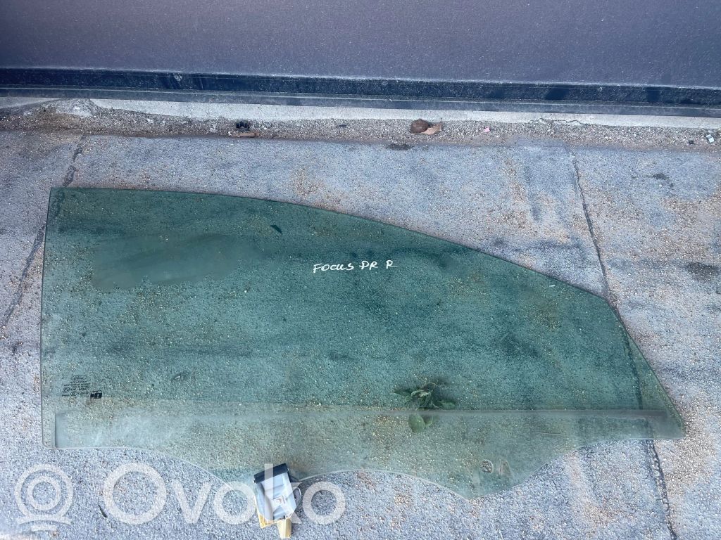 Ford Focus Front door window glass four-door 