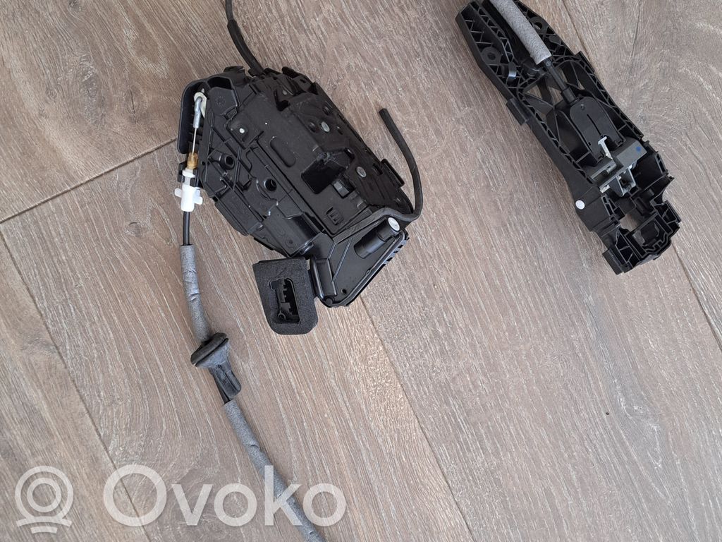 Volkswagen Golf VII Priekinė užrakinimo spynelė (prie rankenos) 
