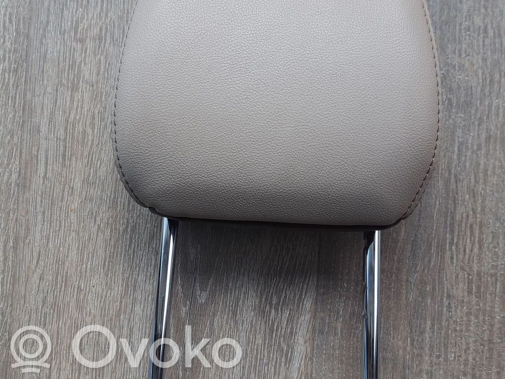 Ford Escape III Front seat headrest 