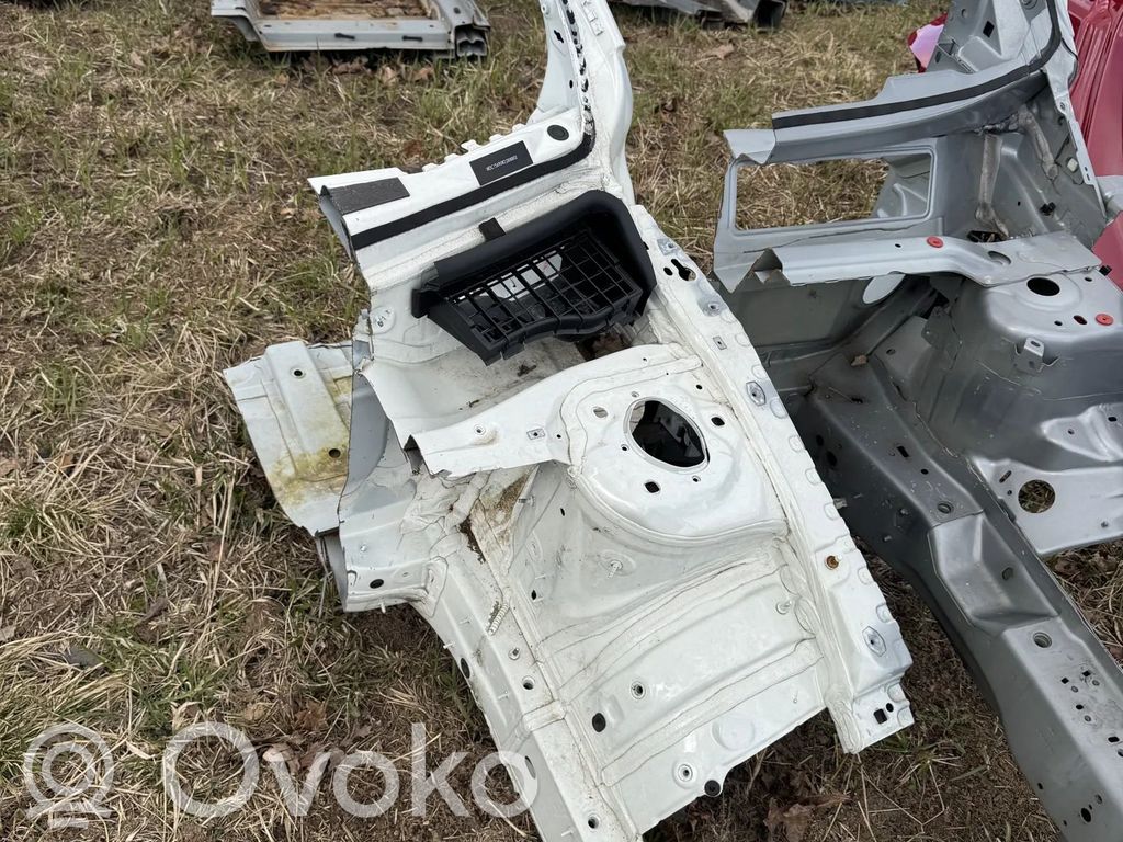 Mercedes-Benz GLA W156 X156 Priekinis ketvirtis 