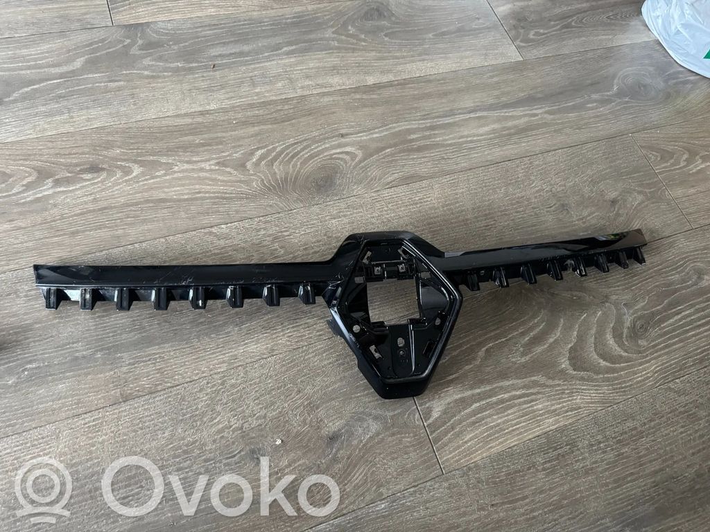 Renault Austral Front bumper upper radiator grill 