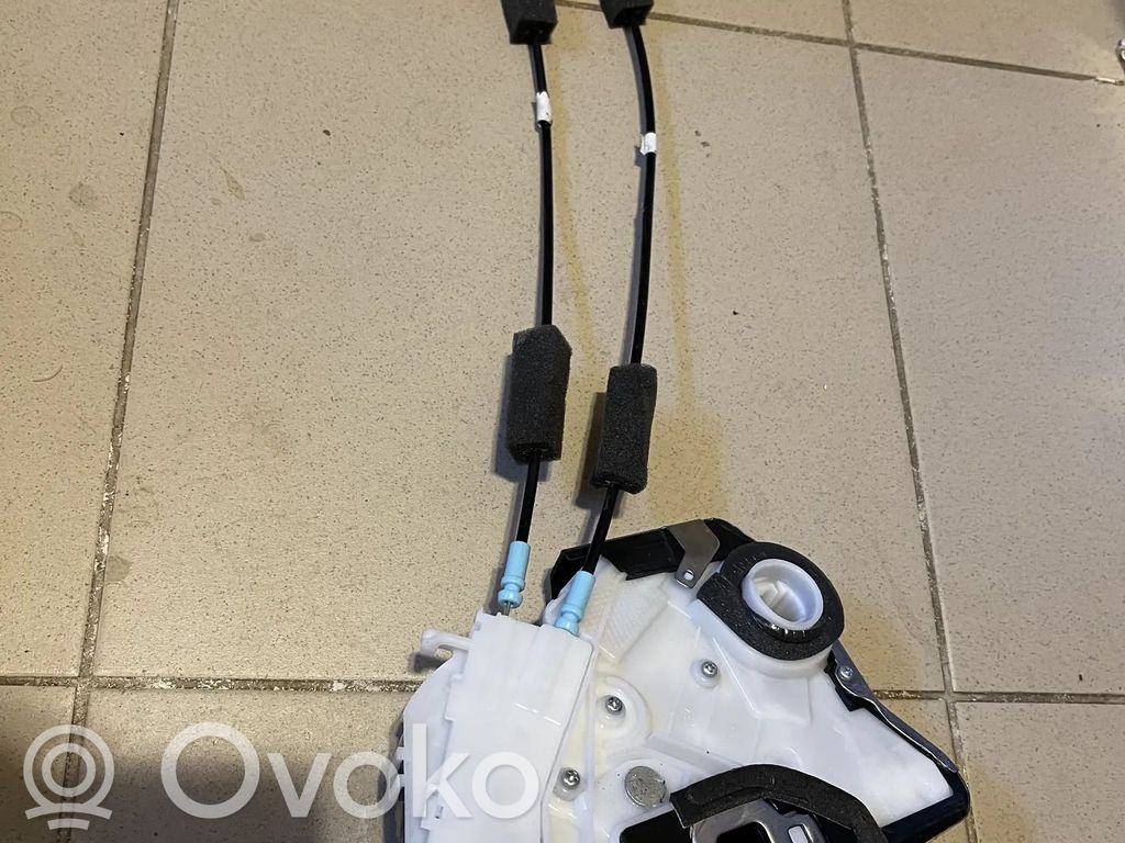 Honda CR-V Zamek drzwi przednich 