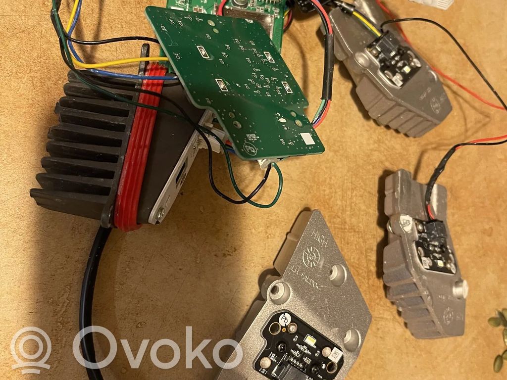 Moduł poziomowanie świateł Xenon   LHALDC