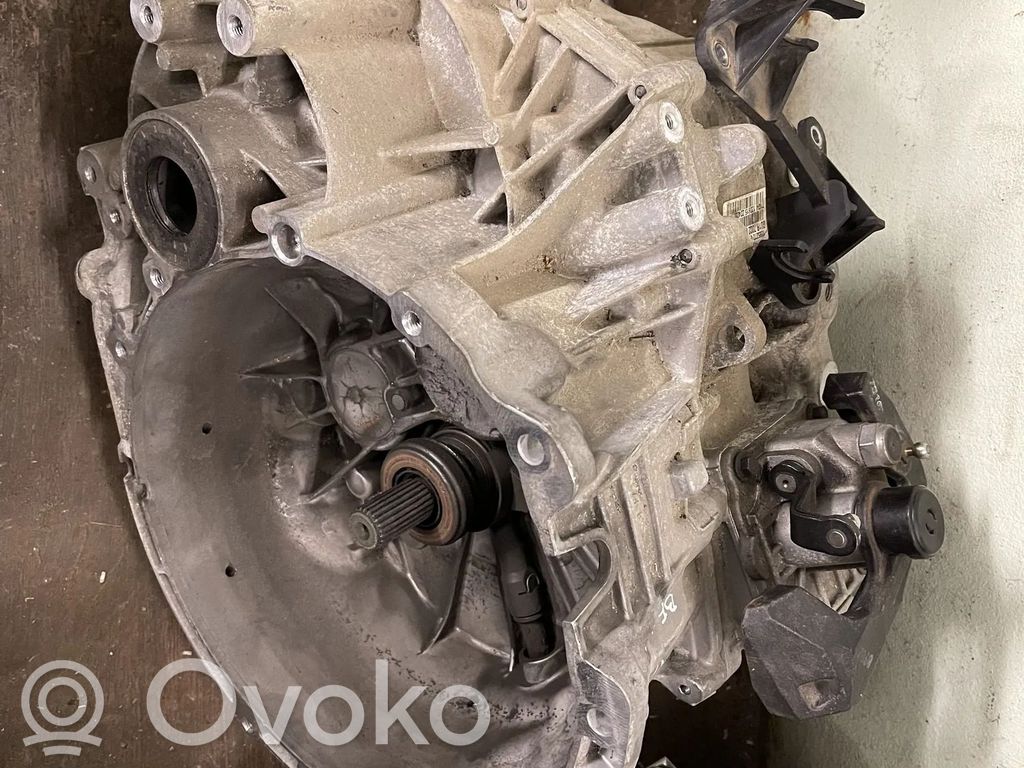 Volvo V40 Manualna 6-biegowa skrzynia biegów 