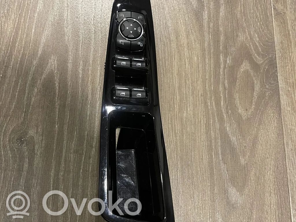 Electric window control switch   DG9T14540DDW