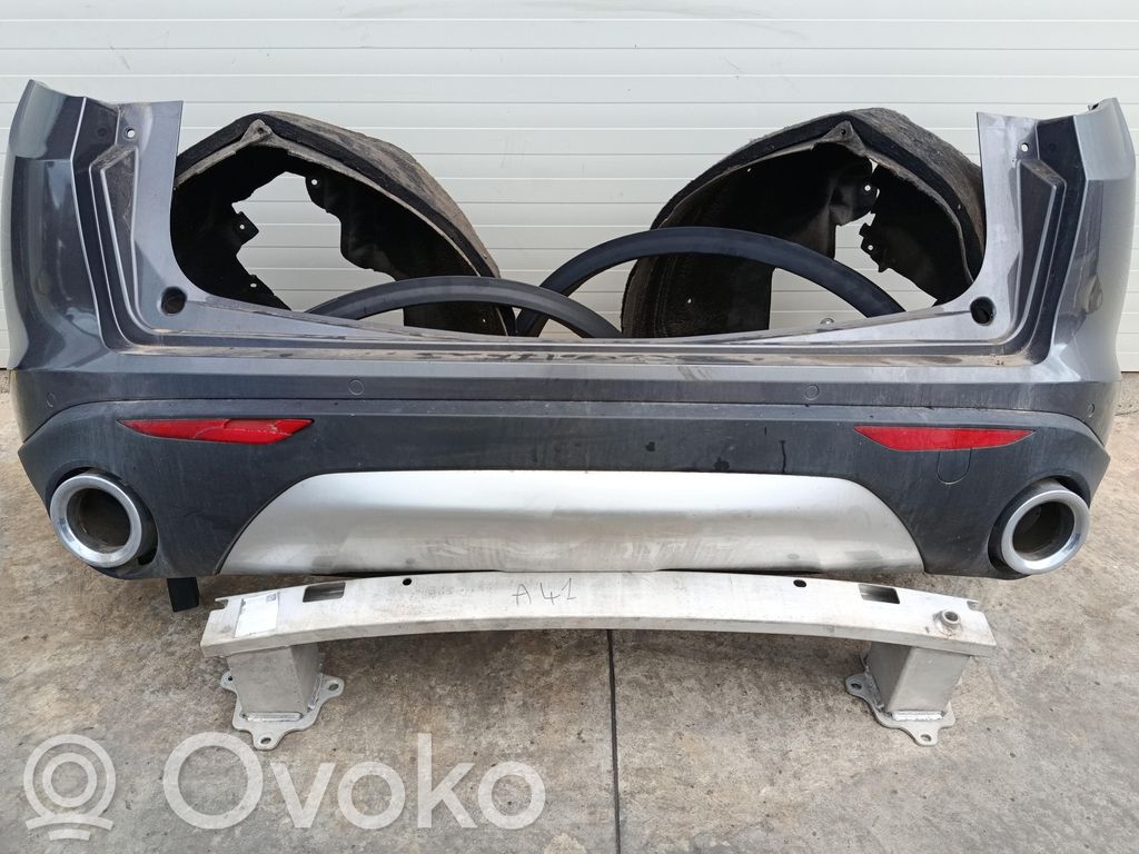 Alfa Romeo Stelvio Parachoques 