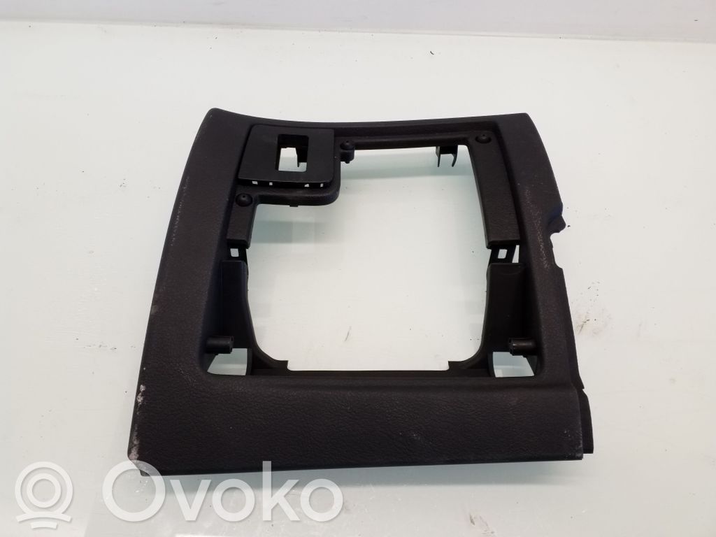 Peugeot 407 Kita salono detalė 
