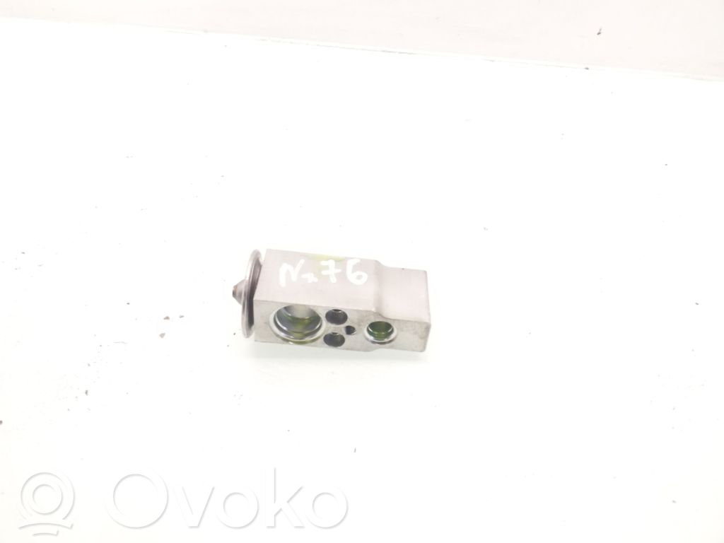 Volvo V70 Air conditioning (A/C) expansion valve 