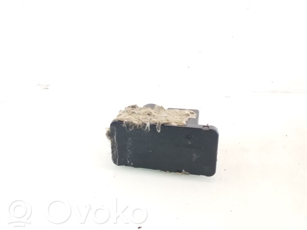 Audi 80 90 S2 B4 Central locking vacuum pump 