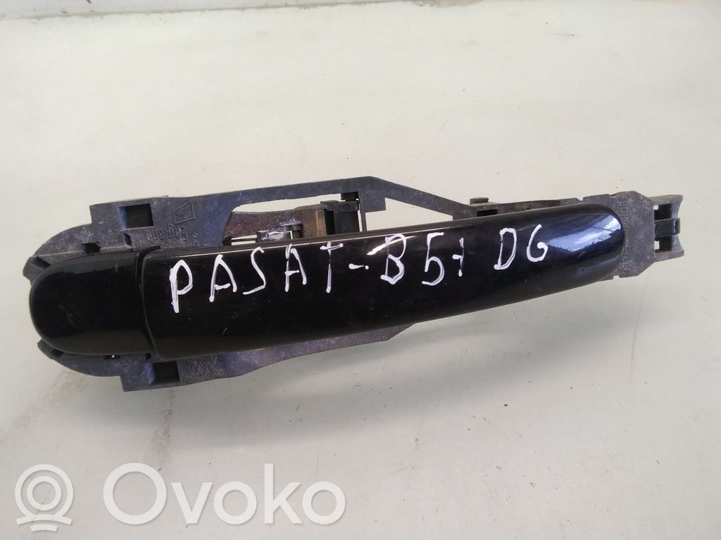 Volkswagen PASSAT B5.5 Внешняя ручка 