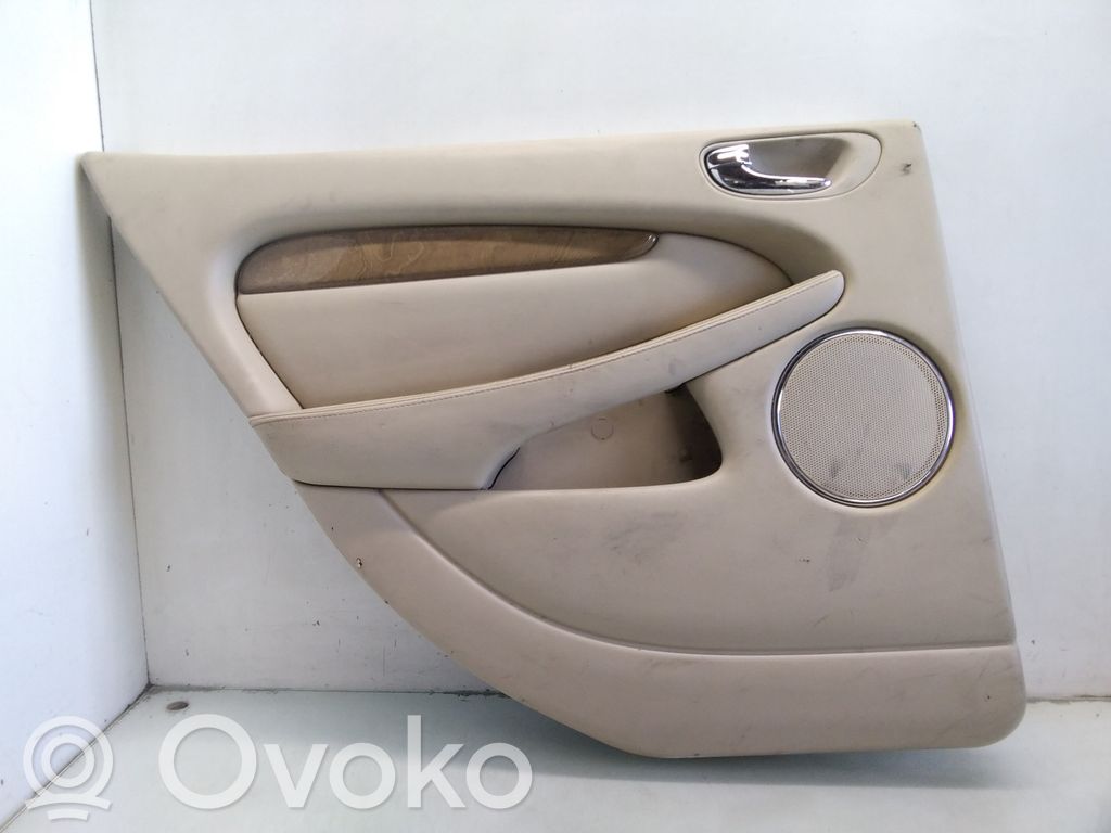 Takaoven verhoilu